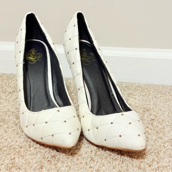 Elegant White Quilted Women's Heels - Picture 1 of 9